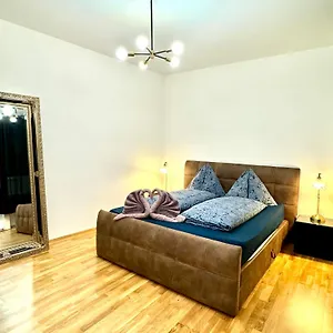 luxury-city-center-apartment.vienna-besthotels.com/